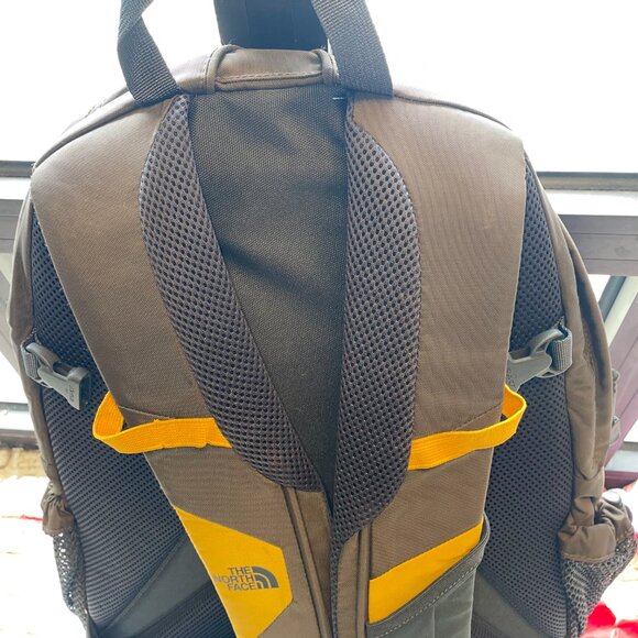Used backpack in good condition - Picture 7 of 16